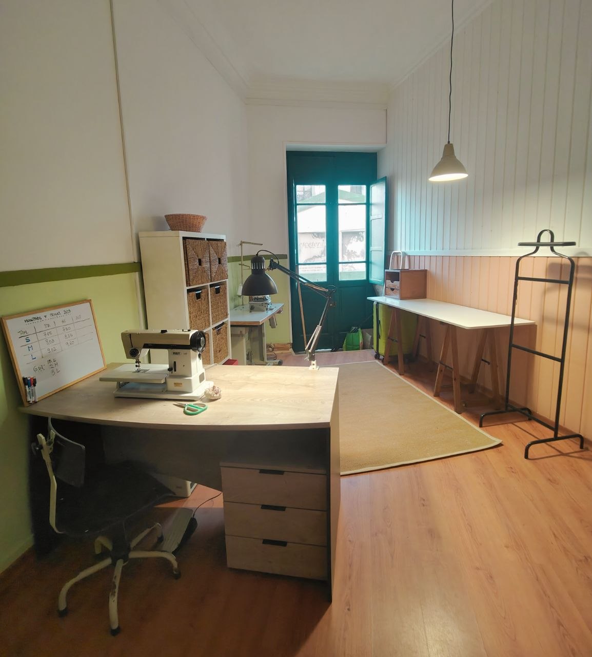 O espaço do estúdio, entre teares e fios