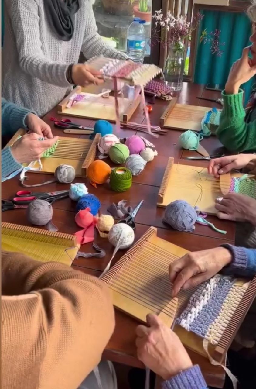 Workshops no estúdio — o tear com trabalho em curso